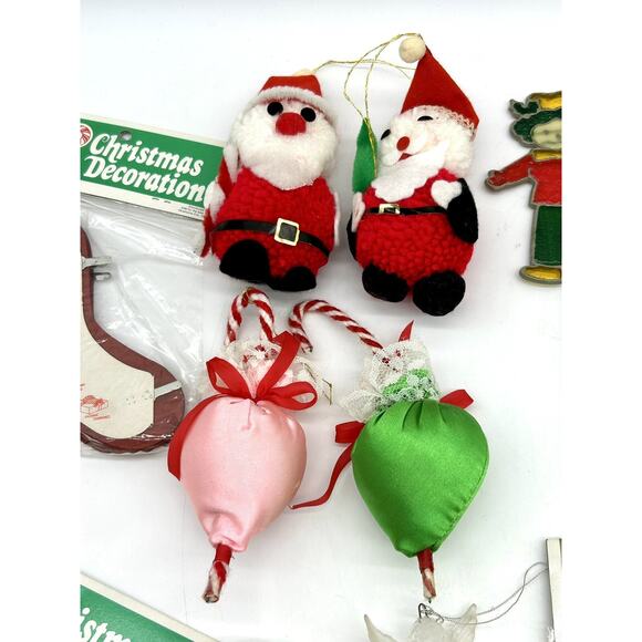 Junk Drawer Lot Of Vtg Christmas Décor Decorations Ornaments Santa Bells Crafts - Picture 10 of 12
